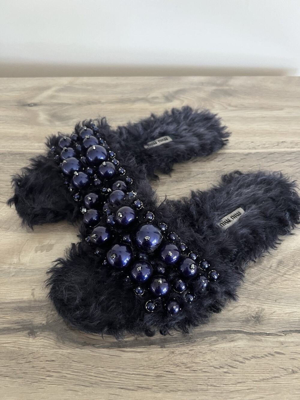 Miu Miu Blue Faux Pearl Shearling Fuzzy Fur beaded slide sandals 40.5 slip on